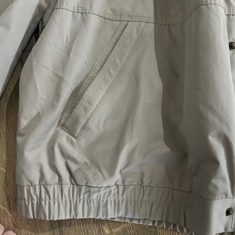 waterproof jacket - Picture 4 of 5